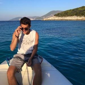 Meet your Posher, Vasilis